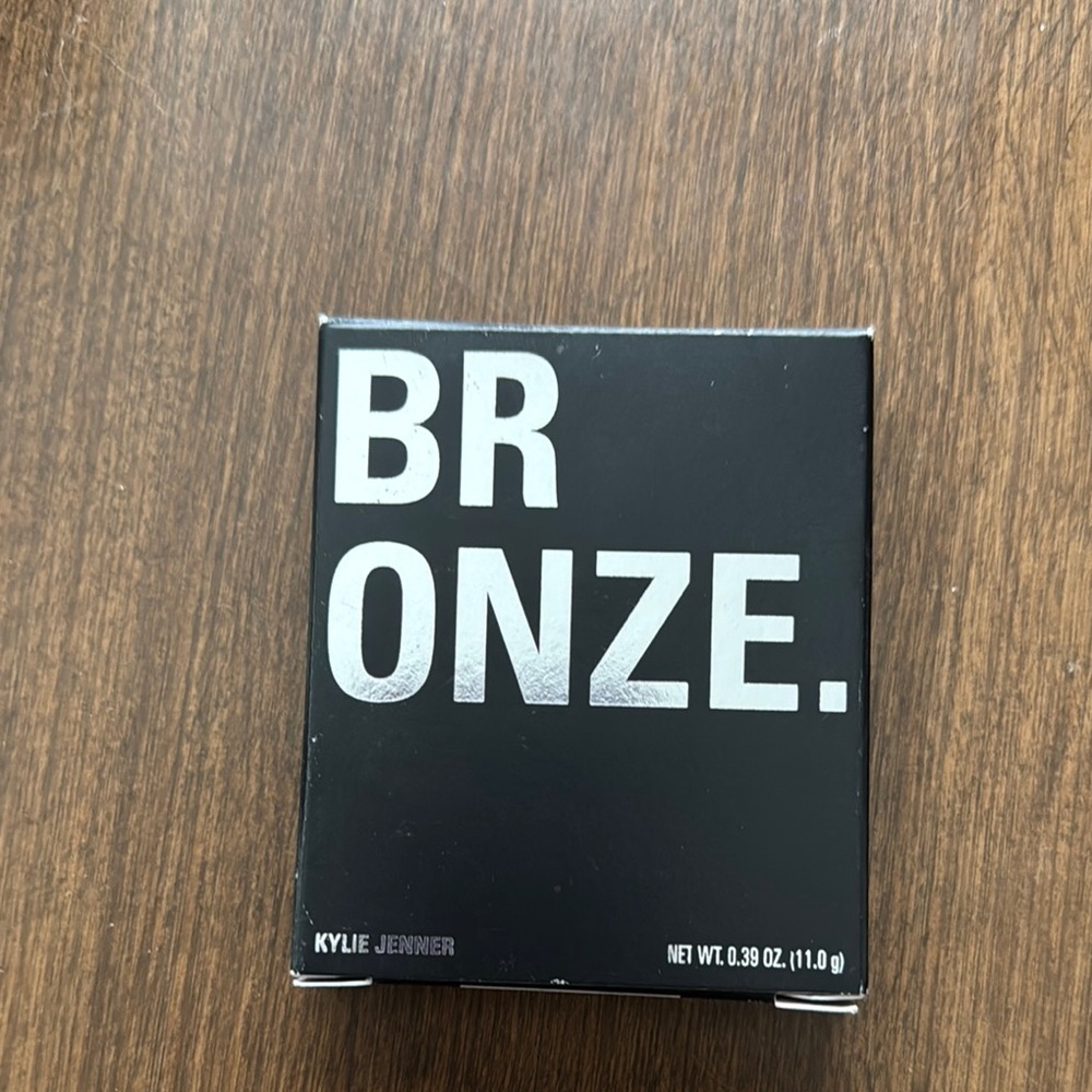 Kylie Cosmetics BRONZE Bronzer